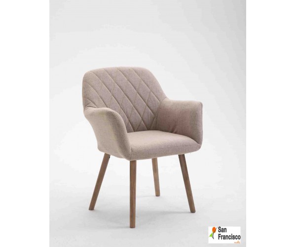 silla tapizada con brazos color Beig